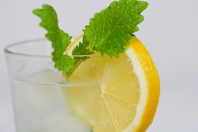 Лимонный сок и горячая вода для похудения