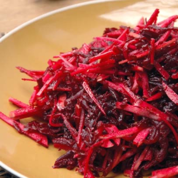 Салат готов для очищения кишечника и похудения.